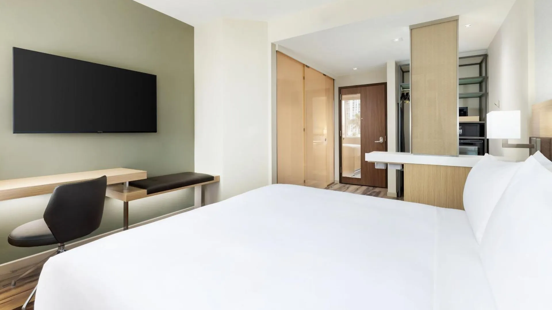 ****  Ac Hotel By Marriott Honolulu United States
