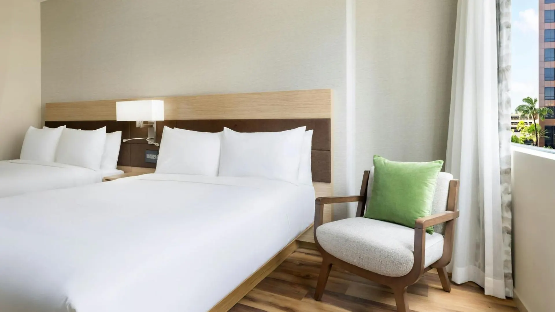 Ac Hotel By Marriott Honolulu