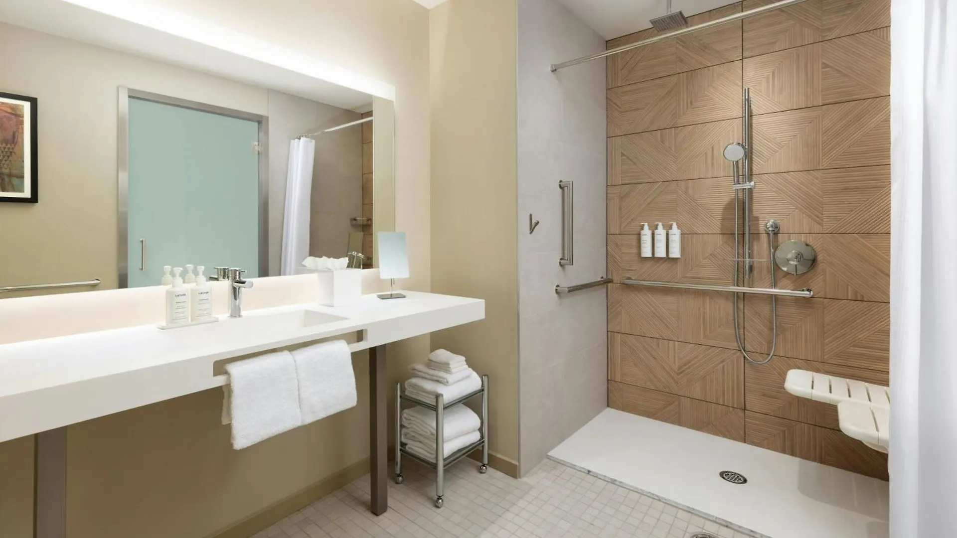 Ac Hotel By Marriott Honolulu