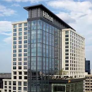 https://hilton-norfolk-the-main.williamsburghotelsusa.com