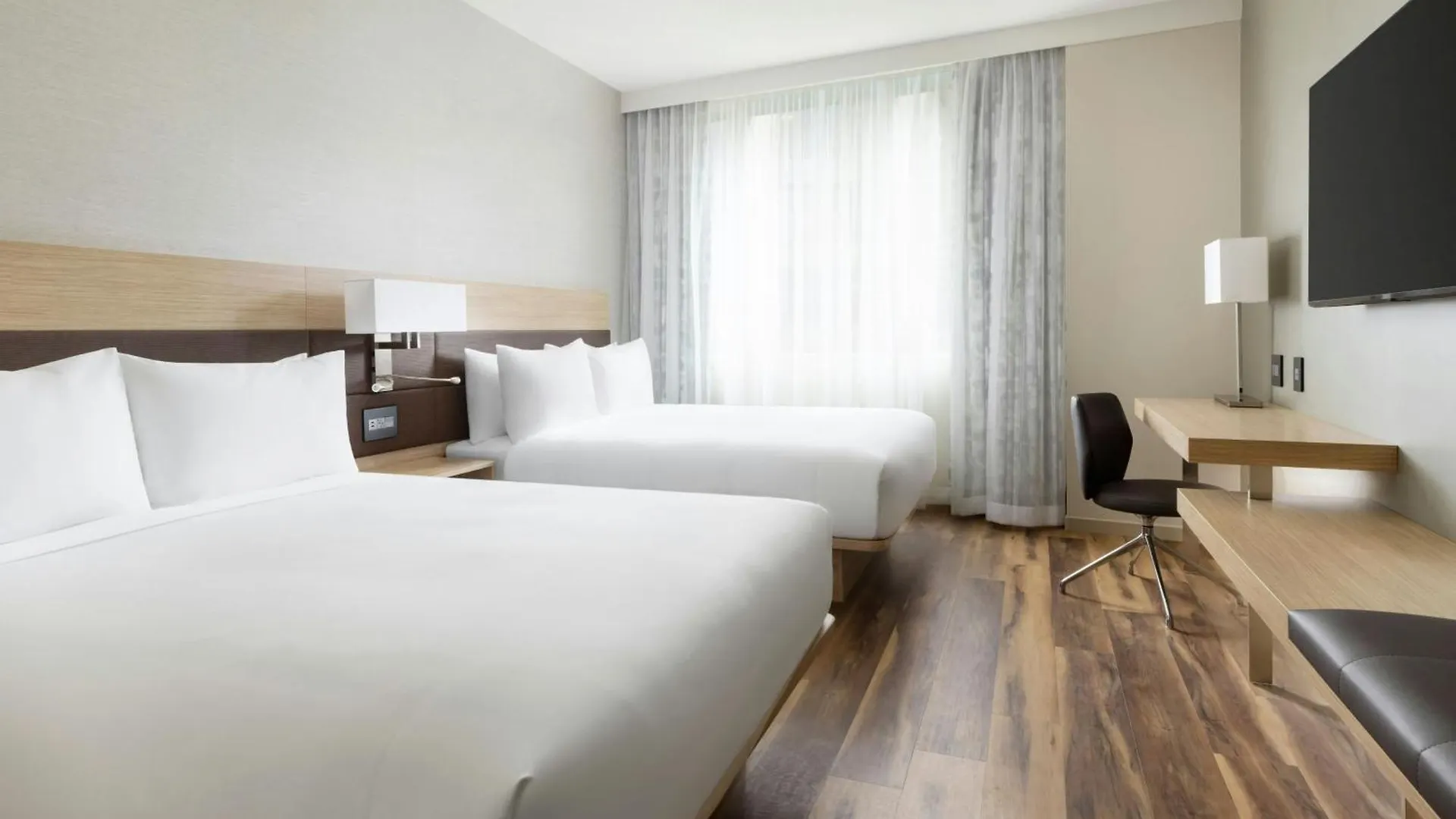 Ac Hotel By Marriott Honolulu